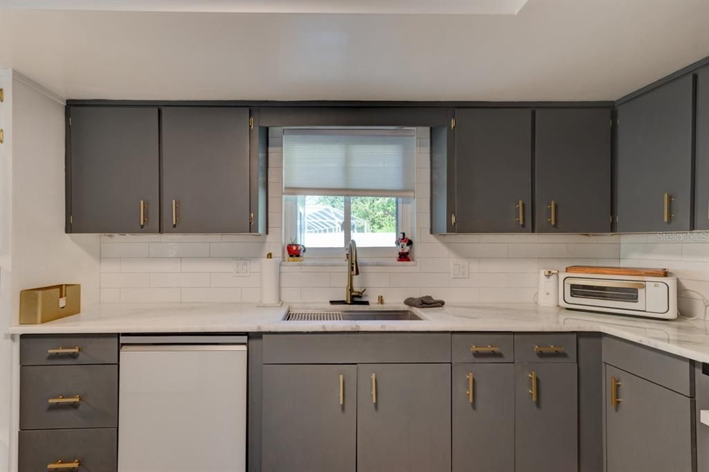 For Sale: $589,000 (3 beds, 3 baths, 2436 Square Feet)