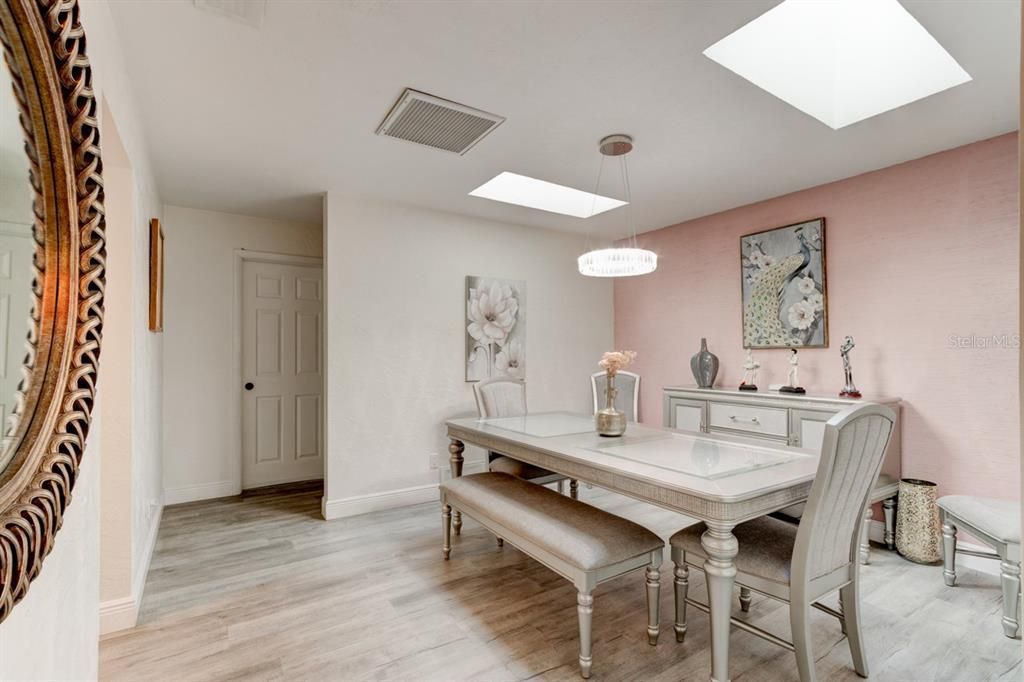 For Sale: $589,000 (3 beds, 3 baths, 2436 Square Feet)