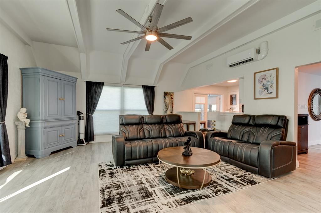 For Sale: $589,000 (3 beds, 3 baths, 2436 Square Feet)
