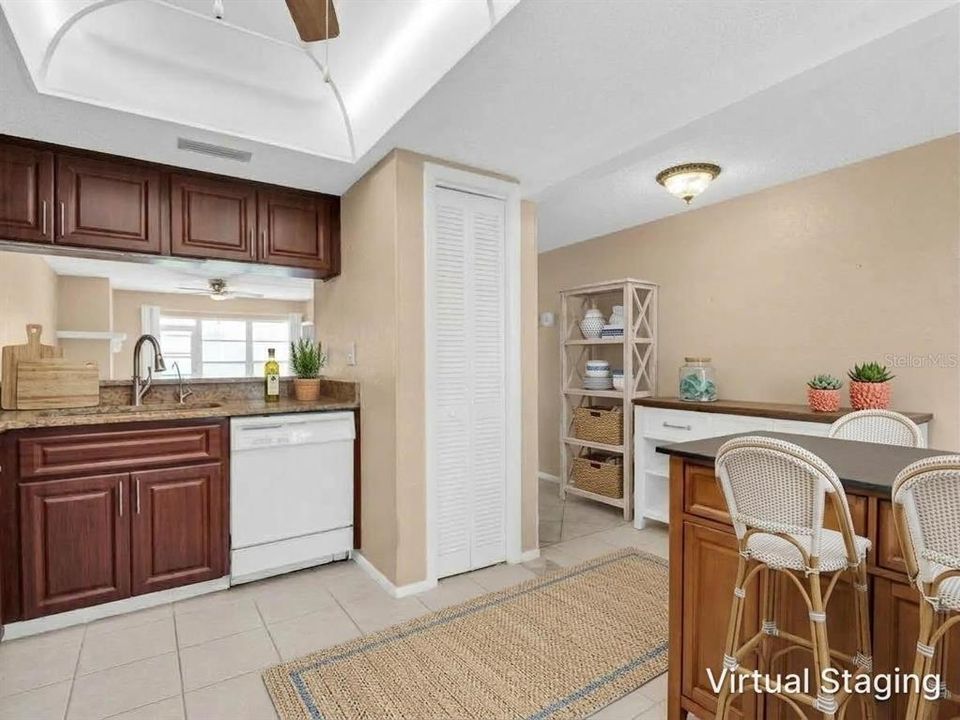En Venta: $189,000 (2 camas, 2 baños, 1094 Pies cuadrados)