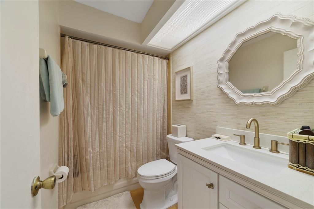 For Sale: $500,000 (4 beds, 2 baths, 2046 Square Feet)