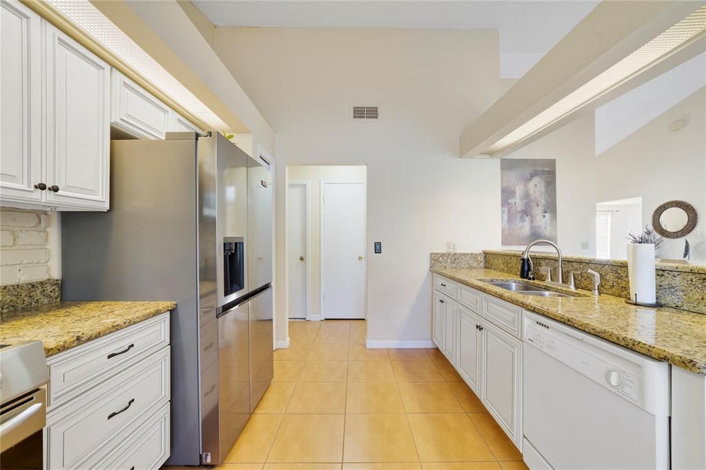 For Sale: $500,000 (4 beds, 2 baths, 2046 Square Feet)