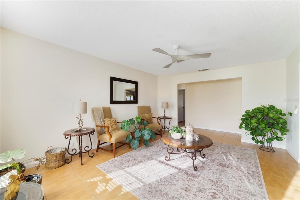 For Sale: $500,000 (4 beds, 2 baths, 2046 Square Feet)