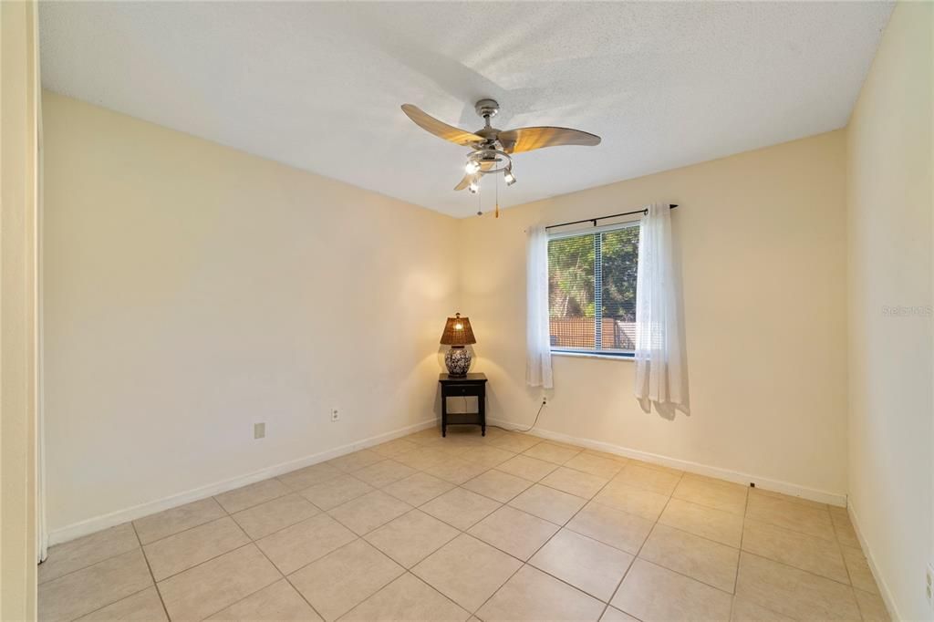 For Sale: $500,000 (4 beds, 2 baths, 2046 Square Feet)