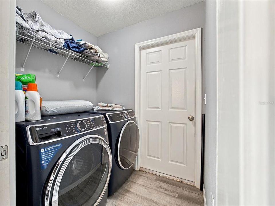 На продажу: $229,000 (3 спален, 2 ванн, 1173 Квадратных фут)