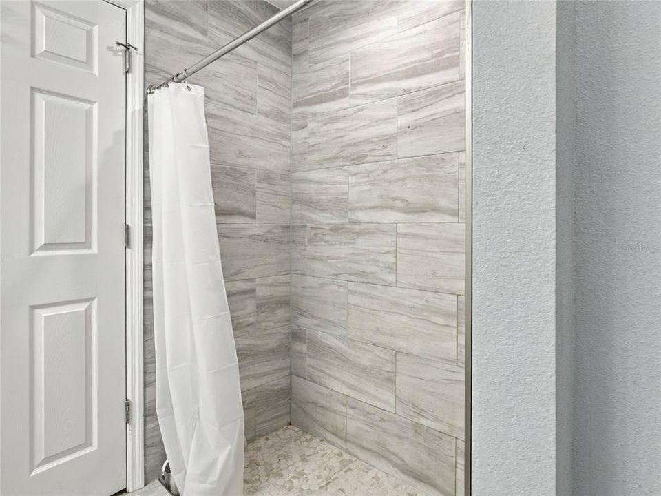 На продажу: $229,000 (3 спален, 2 ванн, 1173 Квадратных фут)