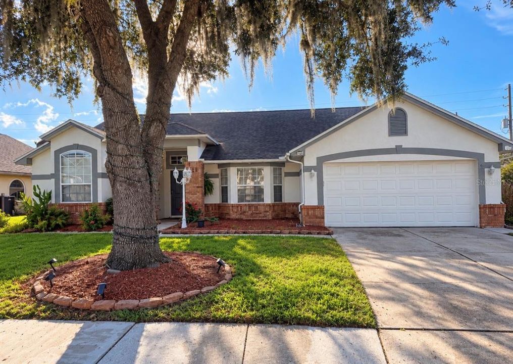 For Sale: $379,000 (3 beds, 2 baths, 1644 Square Feet)