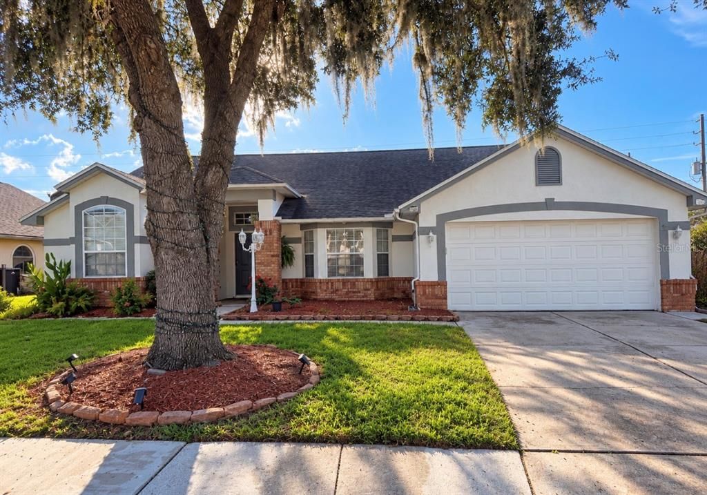 For Sale: $379,000 (3 beds, 2 baths, 1644 Square Feet)
