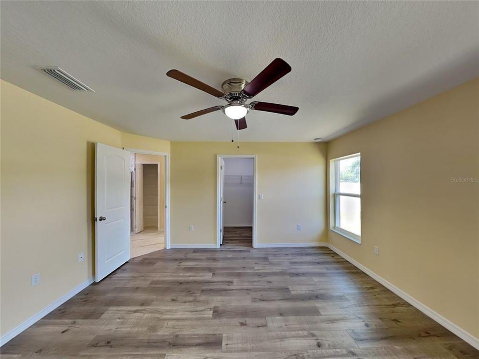 В аренду: $1,699 (3 спален, 2 ванн, 1527 Квадратных фут)