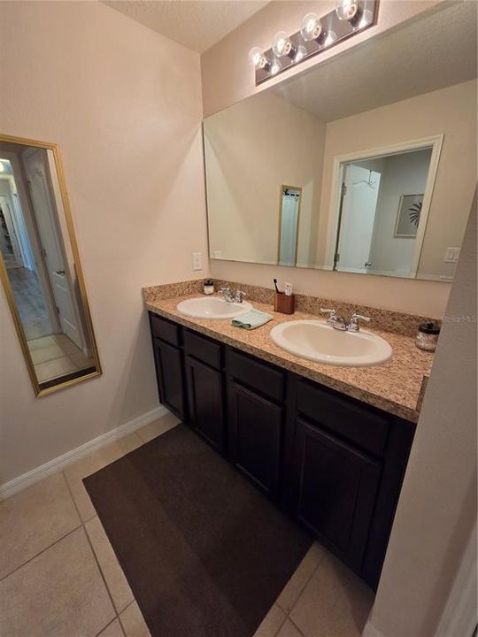 For Sale: $360,000 (5 beds, 3 baths, 2616 Square Feet)