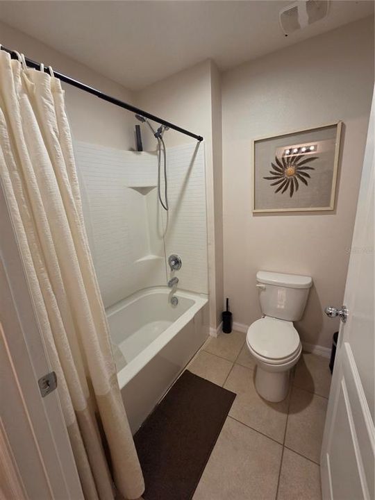 For Sale: $360,000 (5 beds, 3 baths, 2616 Square Feet)