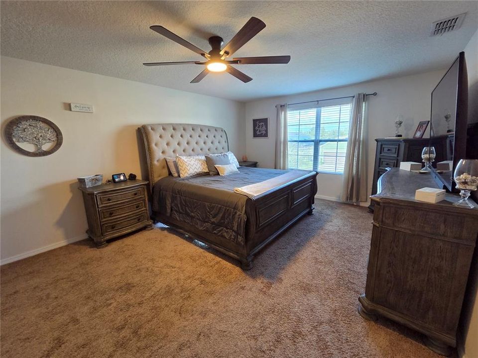 For Sale: $360,000 (5 beds, 3 baths, 2616 Square Feet)