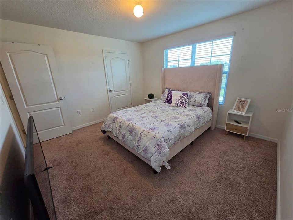 For Sale: $360,000 (5 beds, 3 baths, 2616 Square Feet)