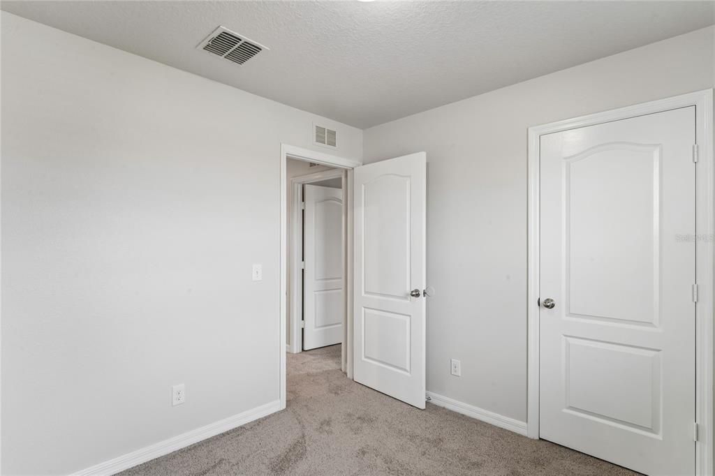 For Sale: $319,900 (4 beds, 3 baths, 1880 Square Feet)