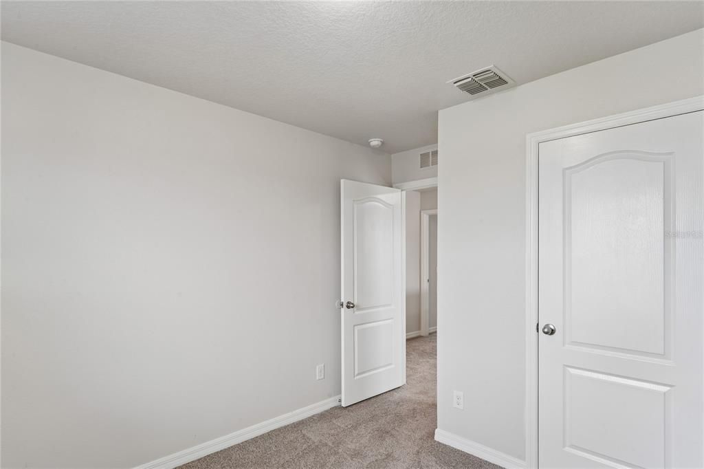 For Sale: $319,900 (4 beds, 3 baths, 1880 Square Feet)