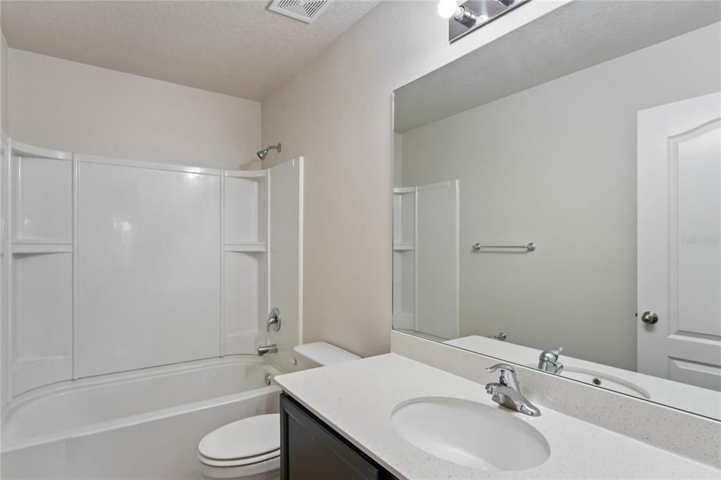 For Sale: $319,900 (4 beds, 3 baths, 1880 Square Feet)