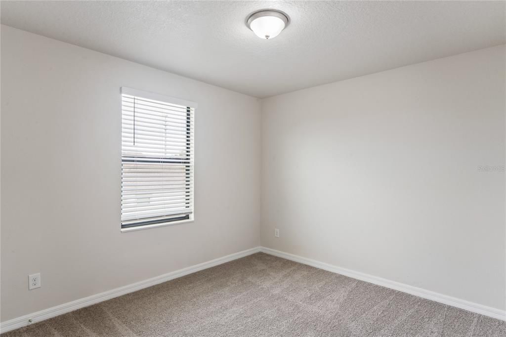 For Sale: $319,900 (4 beds, 3 baths, 1880 Square Feet)