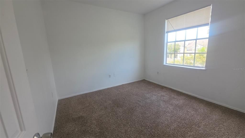 For Rent: $1,450 (2 beds, 1 baths, 933 Square Feet)