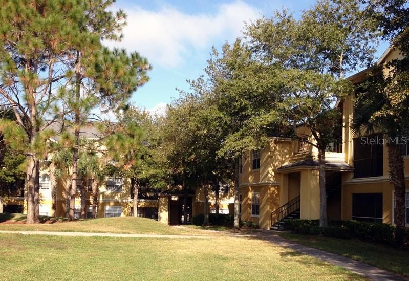 For Rent: $1,450 (2 beds, 1 baths, 933 Square Feet)