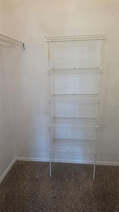 For Rent: $1,450 (2 beds, 1 baths, 933 Square Feet)