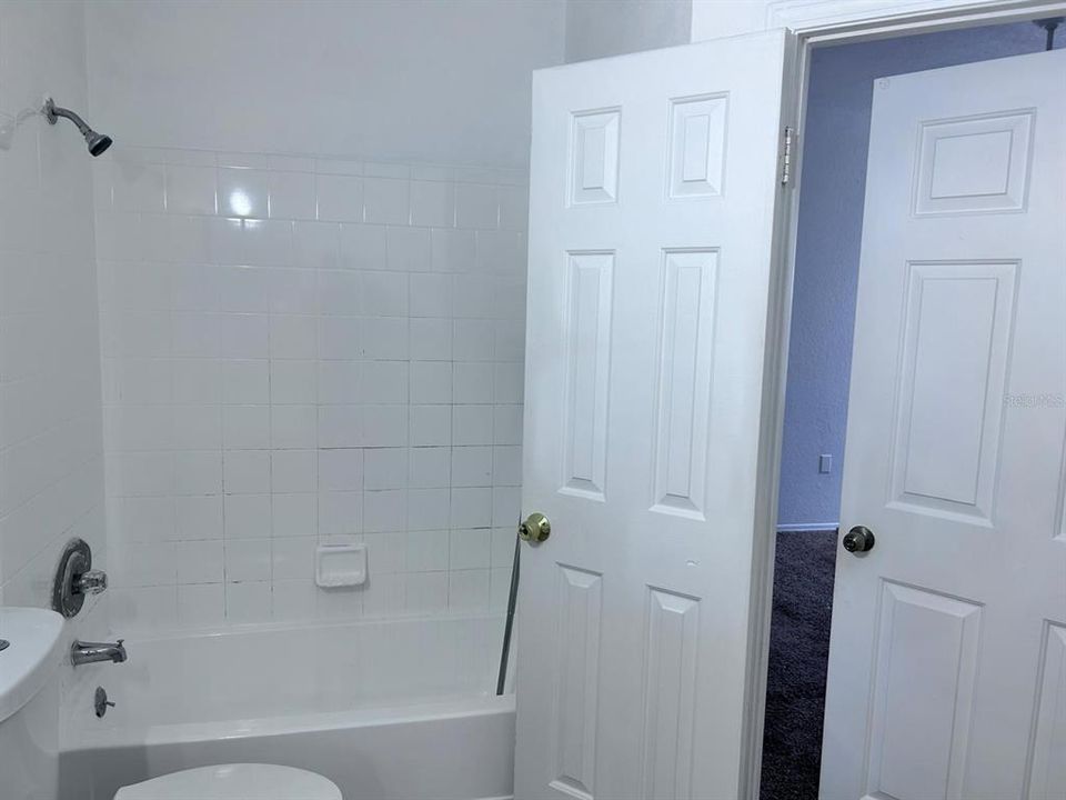 For Rent: $1,450 (2 beds, 1 baths, 933 Square Feet)