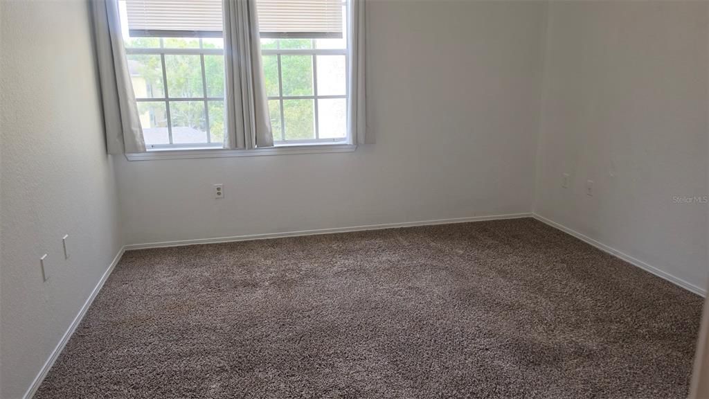 For Rent: $1,450 (2 beds, 1 baths, 933 Square Feet)