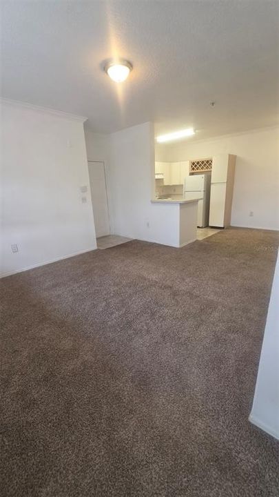 For Rent: $1,450 (2 beds, 1 baths, 933 Square Feet)