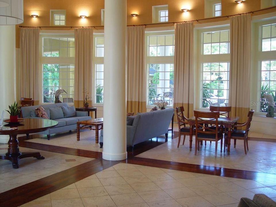 For Rent: $1,450 (2 beds, 1 baths, 933 Square Feet)