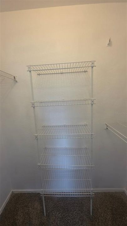 For Rent: $1,450 (2 beds, 1 baths, 933 Square Feet)