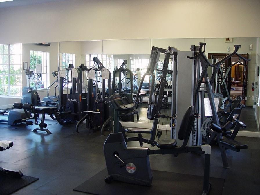 For Rent: $1,450 (2 beds, 1 baths, 933 Square Feet)
