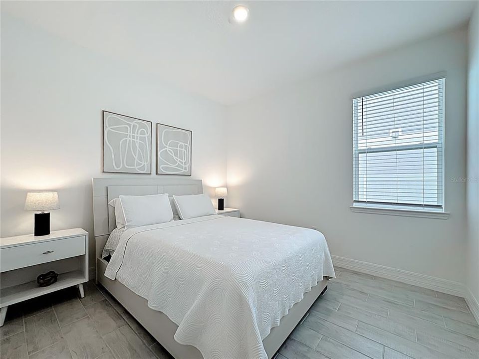 For Rent: $3,200 (4 beds, 2 baths, 2121 Square Feet)