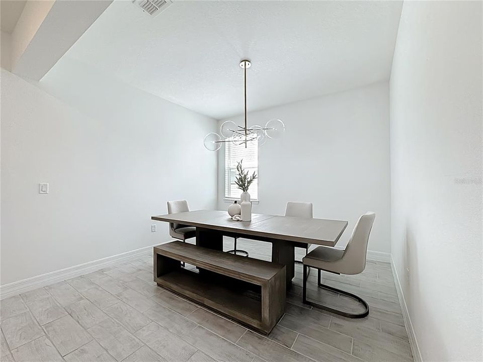 For Rent: $3,200 (4 beds, 2 baths, 2121 Square Feet)
