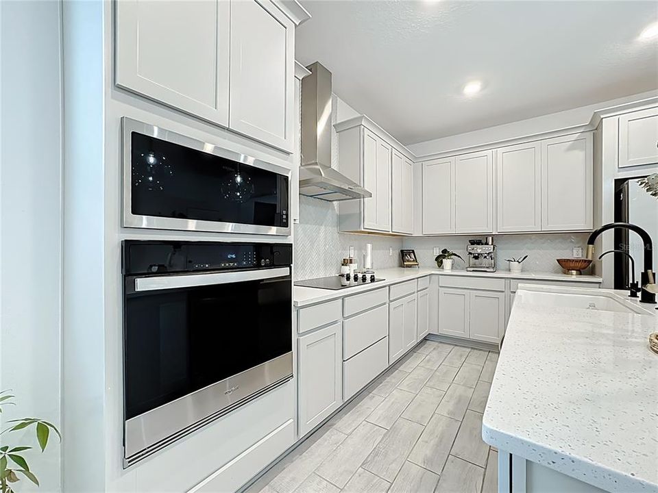 For Rent: $3,200 (4 beds, 2 baths, 2121 Square Feet)