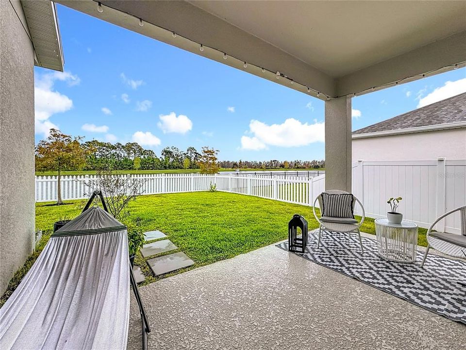 For Rent: $3,200 (4 beds, 2 baths, 2121 Square Feet)