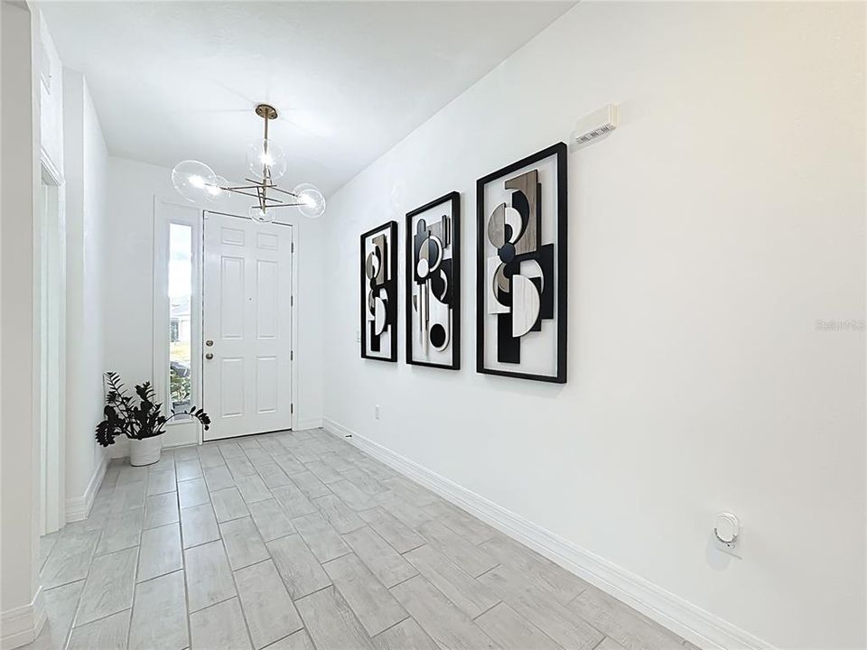 For Rent: $3,200 (4 beds, 2 baths, 2121 Square Feet)
