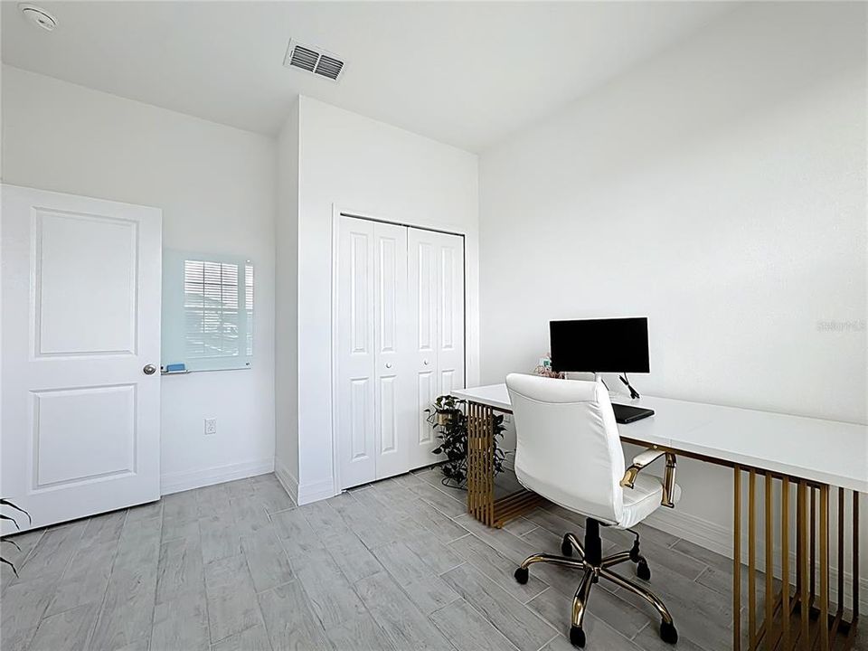 For Rent: $3,200 (4 beds, 2 baths, 2121 Square Feet)