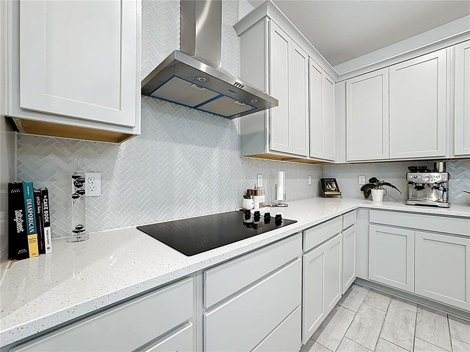 For Rent: $3,200 (4 beds, 2 baths, 2121 Square Feet)