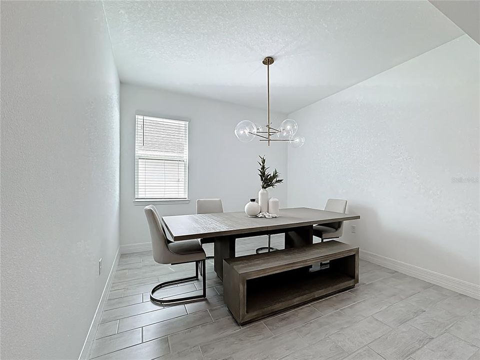 For Rent: $3,200 (4 beds, 2 baths, 2121 Square Feet)