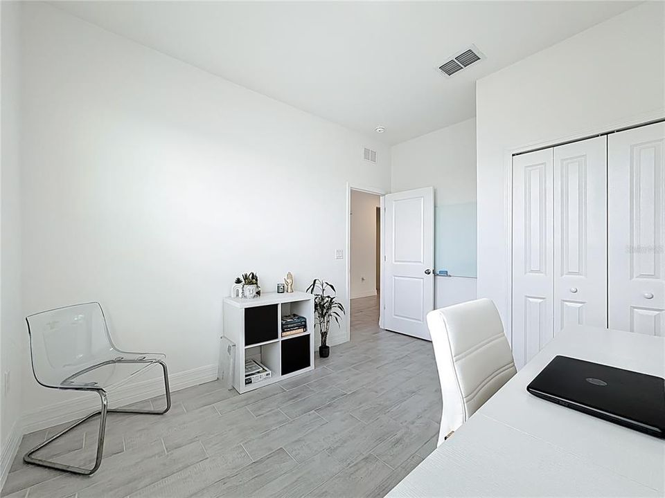 For Rent: $3,200 (4 beds, 2 baths, 2121 Square Feet)
