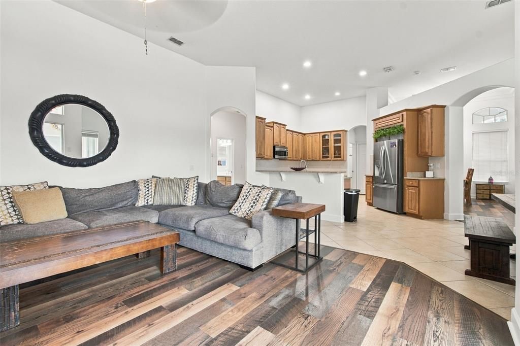 For Sale: $569,900 (4 beds, 4 baths, 3181 Square Feet)