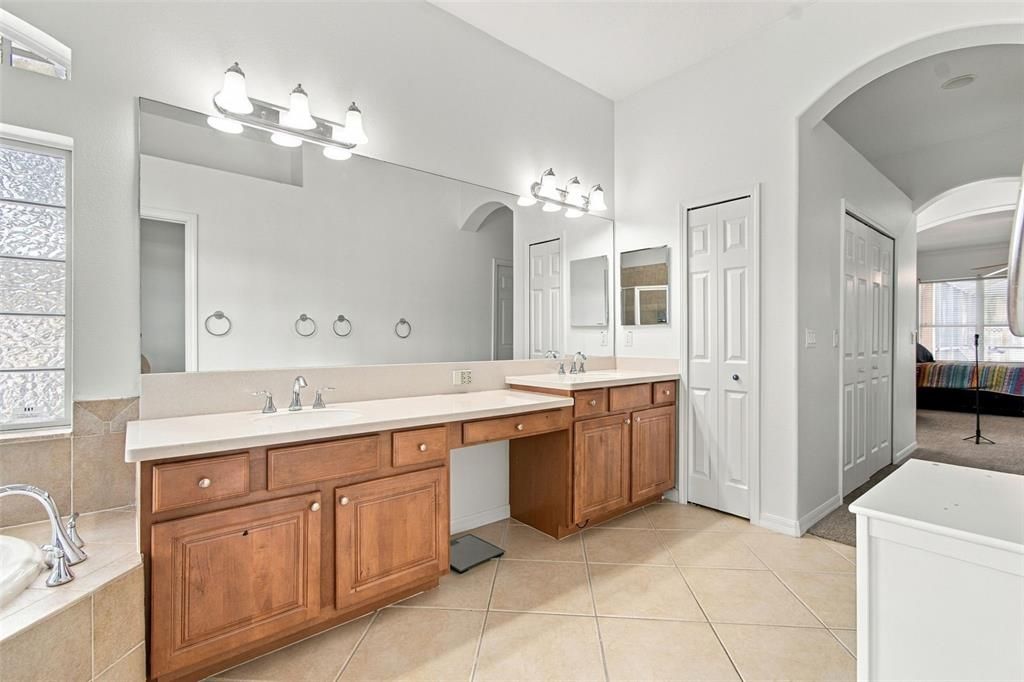 For Sale: $569,900 (4 beds, 4 baths, 3181 Square Feet)