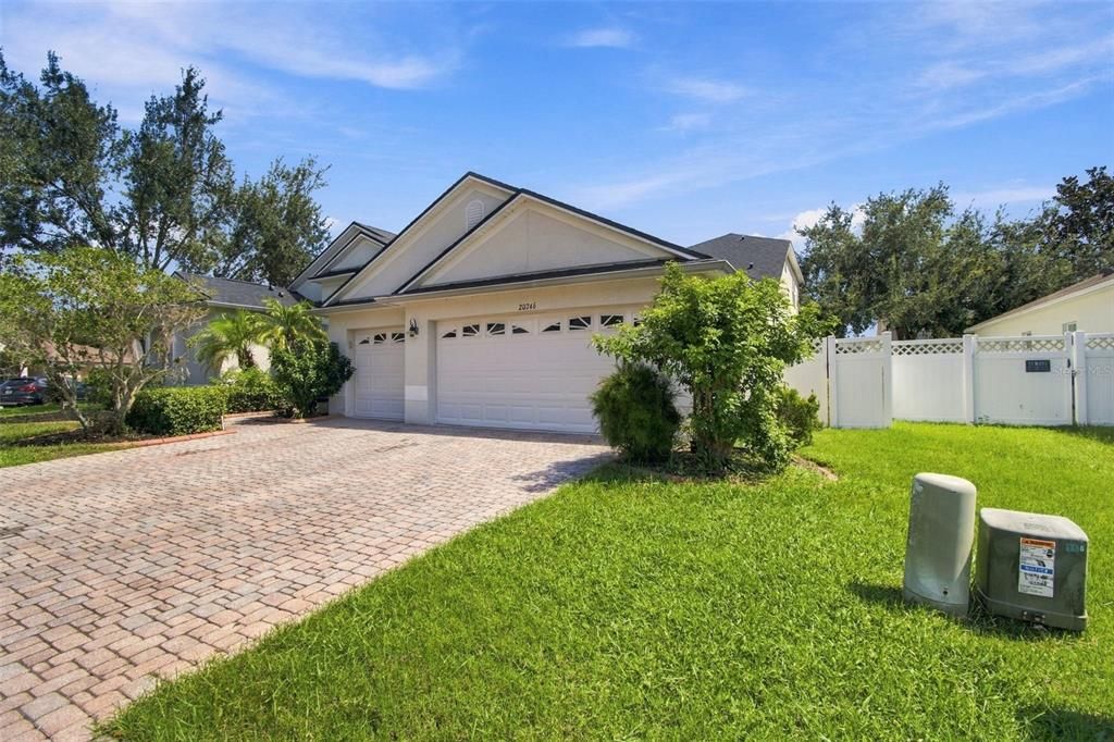 For Sale: $569,900 (4 beds, 4 baths, 3181 Square Feet)