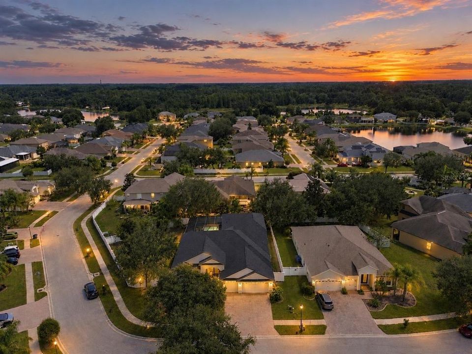 For Sale: $569,900 (4 beds, 4 baths, 3181 Square Feet)
