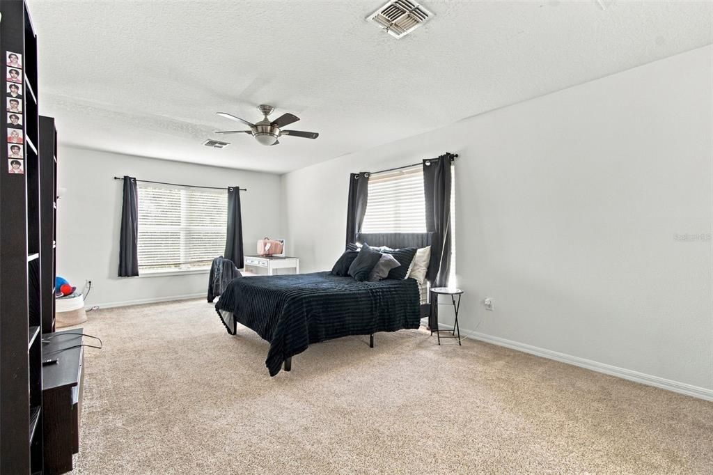 For Sale: $569,900 (4 beds, 4 baths, 3181 Square Feet)