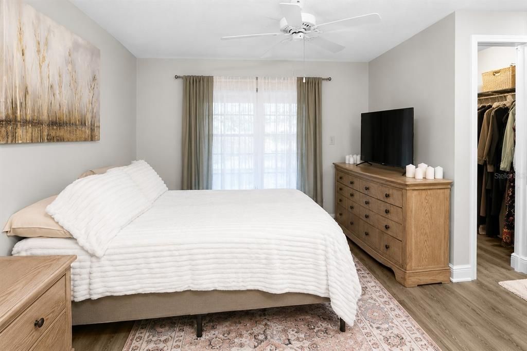 For Sale: $247,500 (2 beds, 2 baths, 1215 Square Feet)