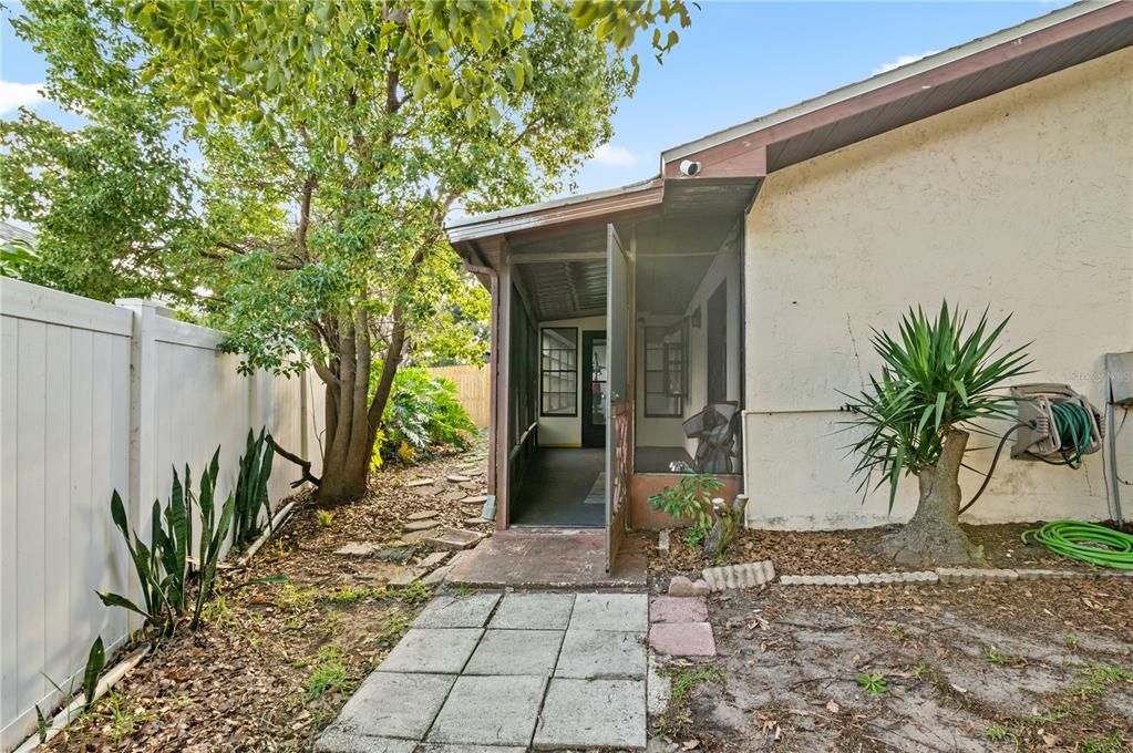 For Sale: $247,500 (2 beds, 2 baths, 1215 Square Feet)