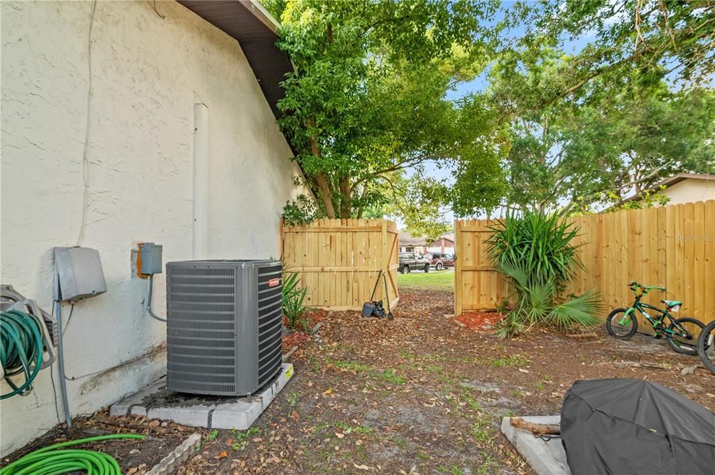 For Sale: $247,500 (2 beds, 2 baths, 1215 Square Feet)