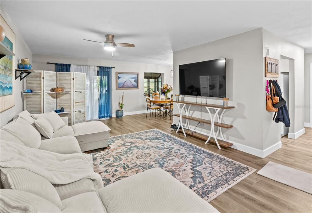 For Sale: $247,500 (2 beds, 2 baths, 1215 Square Feet)