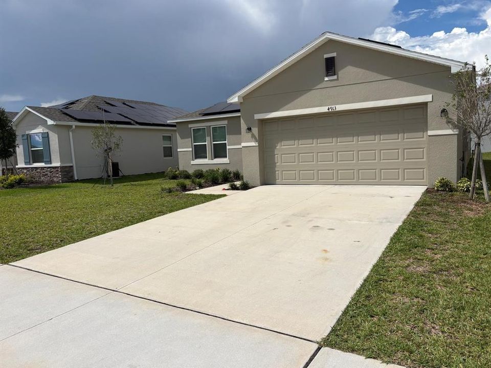 For Rent: $2,100 (3 beds, 2 baths, 1780 Square Feet)