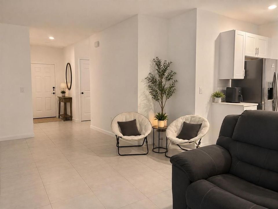 For Rent: $2,100 (3 beds, 2 baths, 1780 Square Feet)